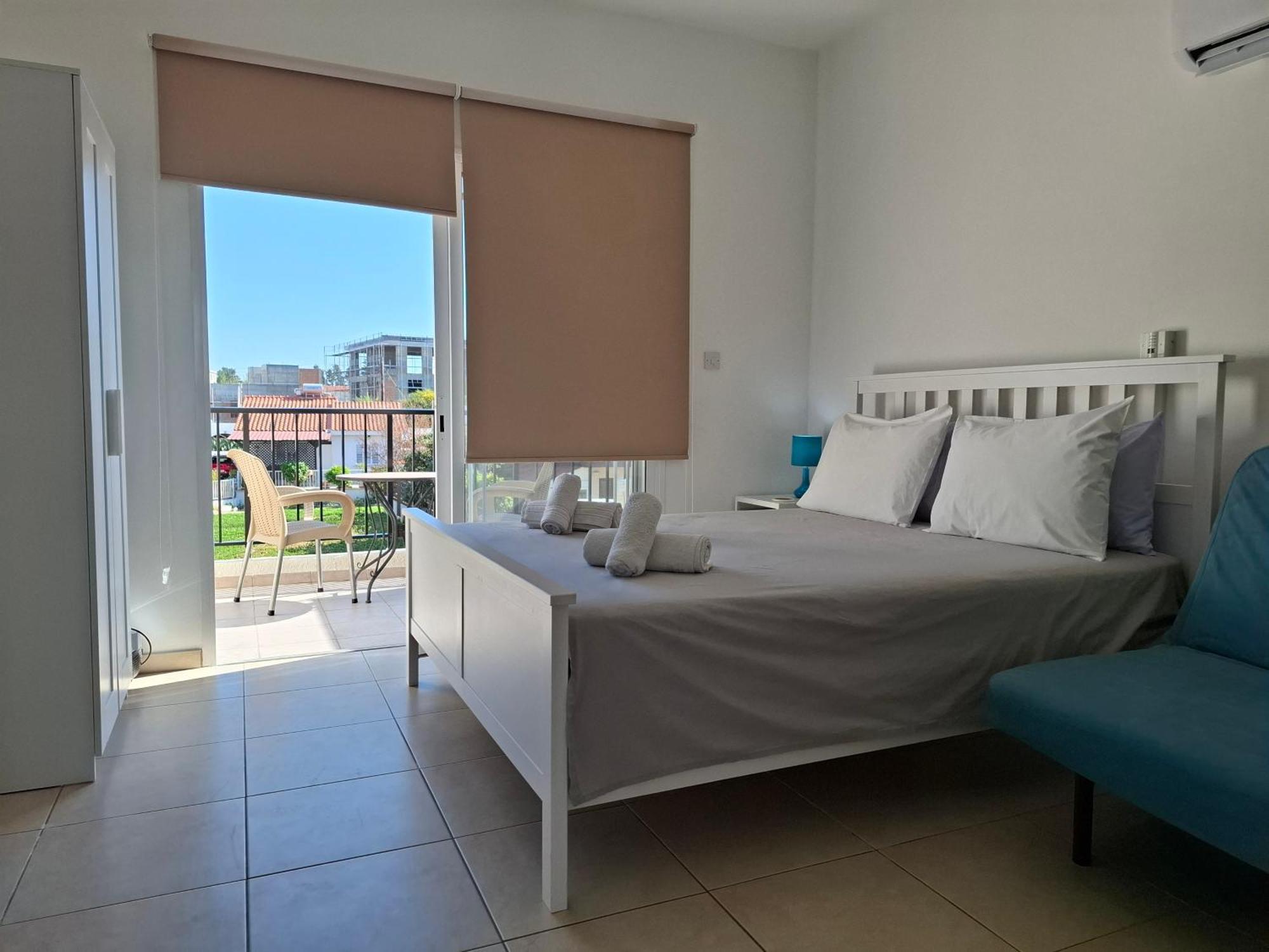 Apartment In Kato Pafos & 10 Min To Venus Beach Exterior photo